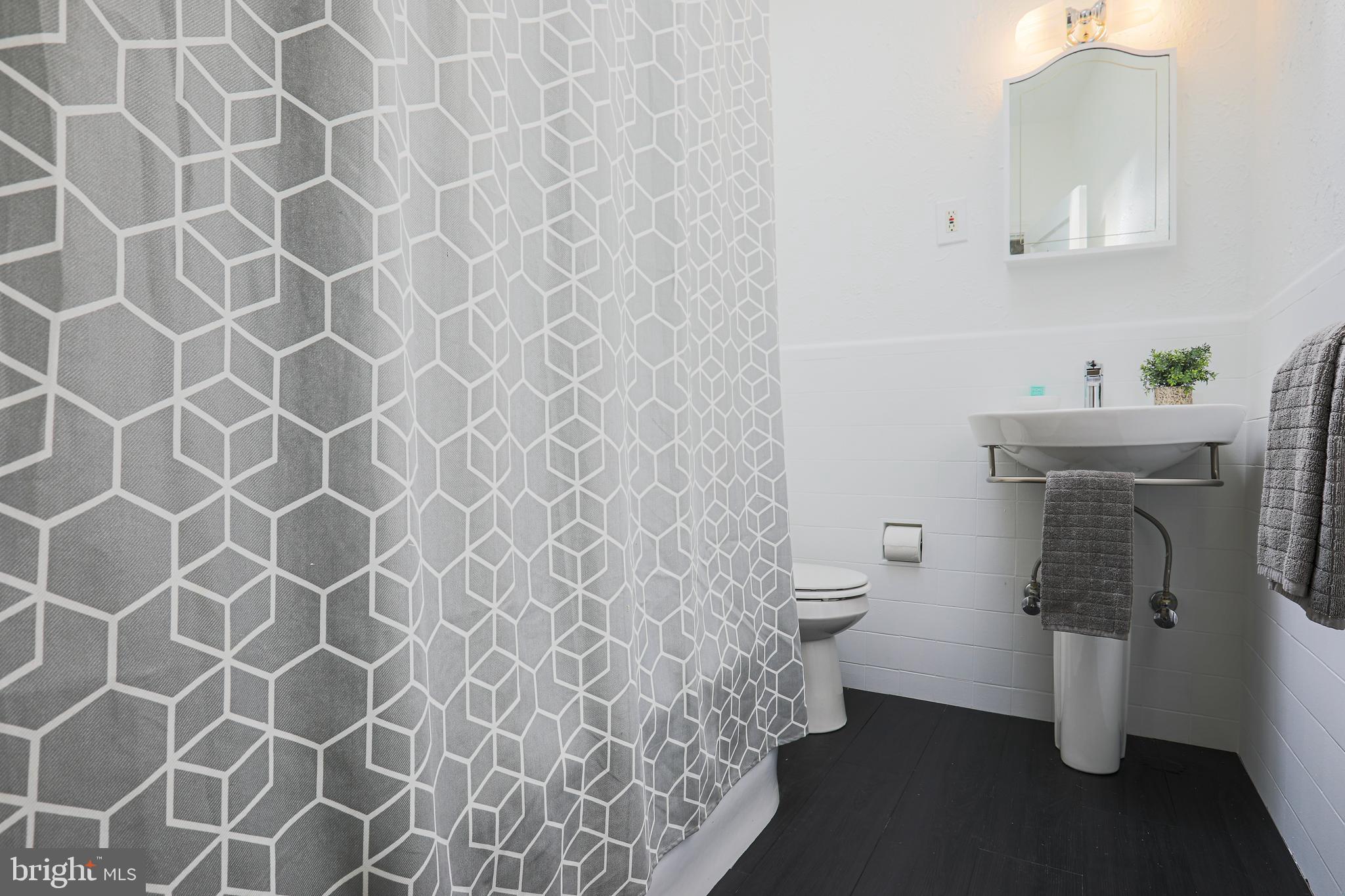 3707 Elkader Road Baltimore, MD 21218 - Photo 43 of 50 Upstairs Bathroom