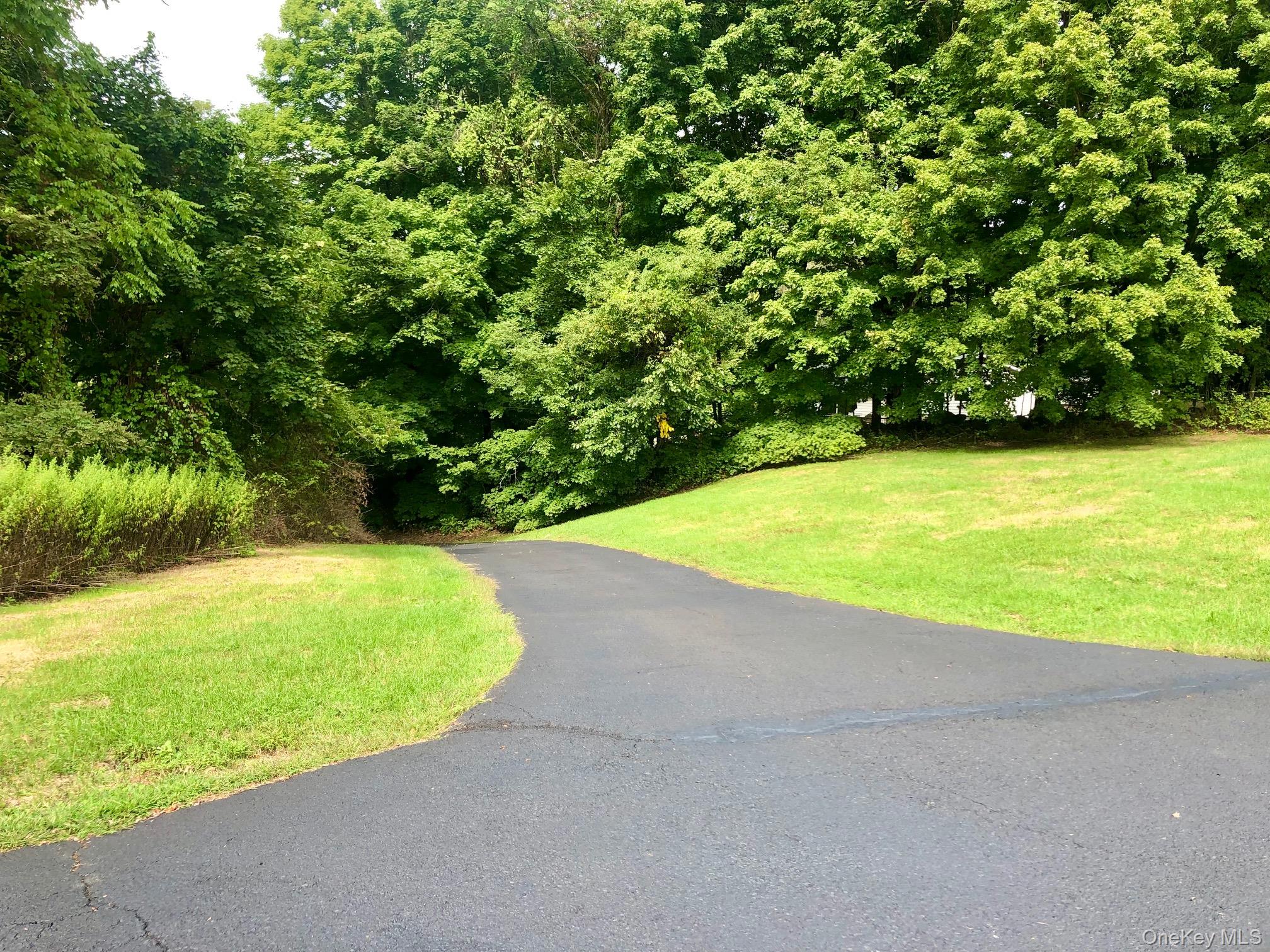 242 Peekskill Hollow Road Putnam Valley, NY 10579 - Photo 3 of 21 Gallery Image 3