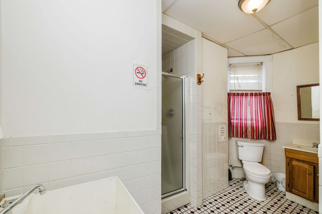 517 South Main Street Fall River, MA 02721 - Photo 17 of 34