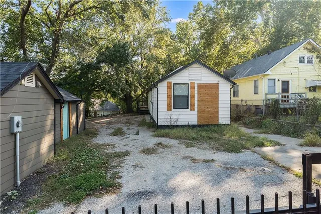 $250,000 | 8810 East Smart Avenue, Independence, MO 64053