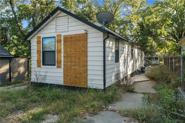 $250,000 | 8810 East Smart Avenue, Independence, MO 64053