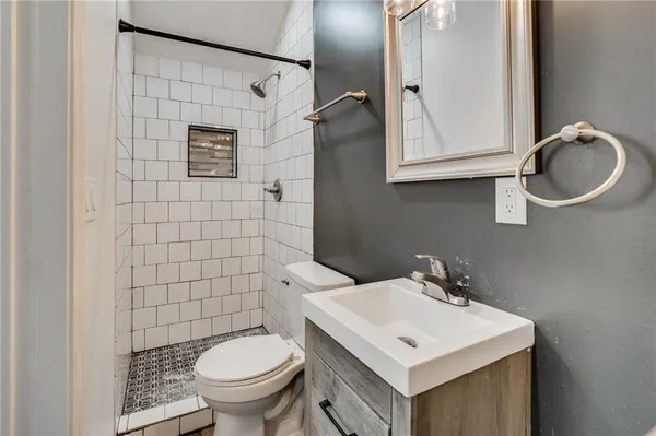 $160,000 | 8810 East Smart Avenue, Independence, MO 64053