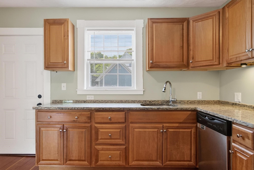 32 Arthur Street, Unit 2 Beverly, MA 01915 - Photo 25 of 36