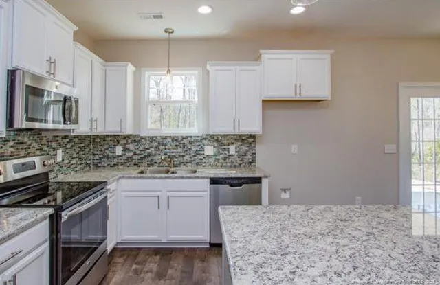 $1,900 | 425 Sedgemoor Road, Fayetteville, NC 28311