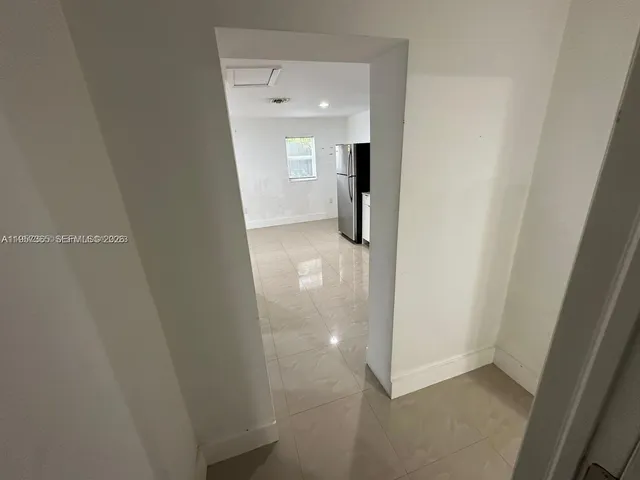 $1,800 | 920 Northwest 22nd Court, Miami, FL 33125