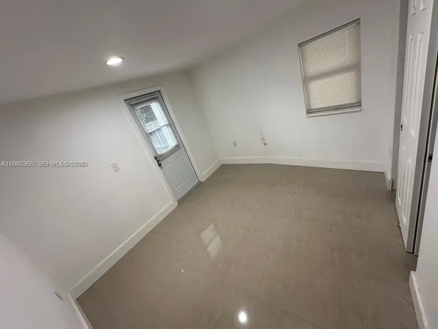 $1,800 | 920 Northwest 22nd Court, Miami, FL 33125