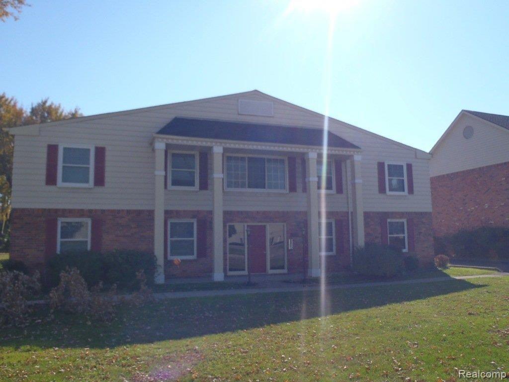 821 West Maple Road Clawson, MI 48017 - Photo 1 of 11 RON_10-8-11 244