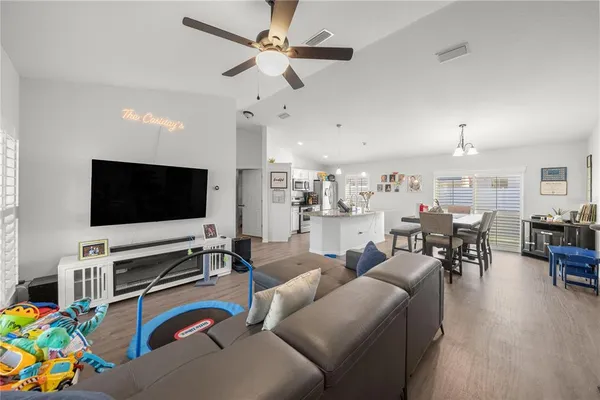 $2,200 | 13196 Southwest 106th Street, Dunnellon, FL 34432