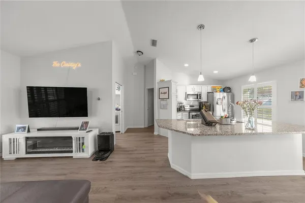 $2,200 | 13196 Southwest 106th Street, Dunnellon, FL 34432