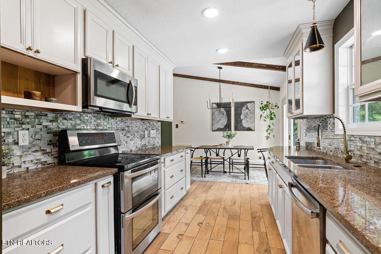 602 West Ford Valley Road Knoxville, TN 37920 - Photo 10 of 26 Kitchen : Dining 2