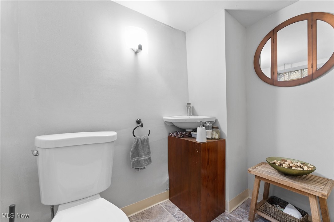 2890 Lee Road Cleveland, OH 44120 - Photo 41 of 48 Half bathroom in basement