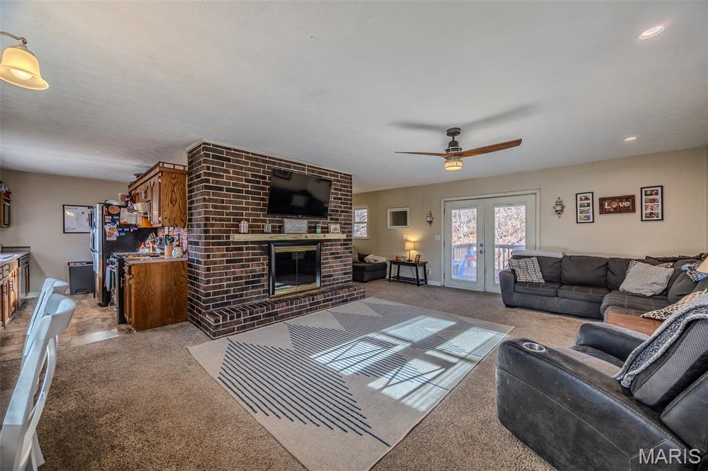 704 Madison Street Waynesville, MO 65583 - Photo 3 of 48