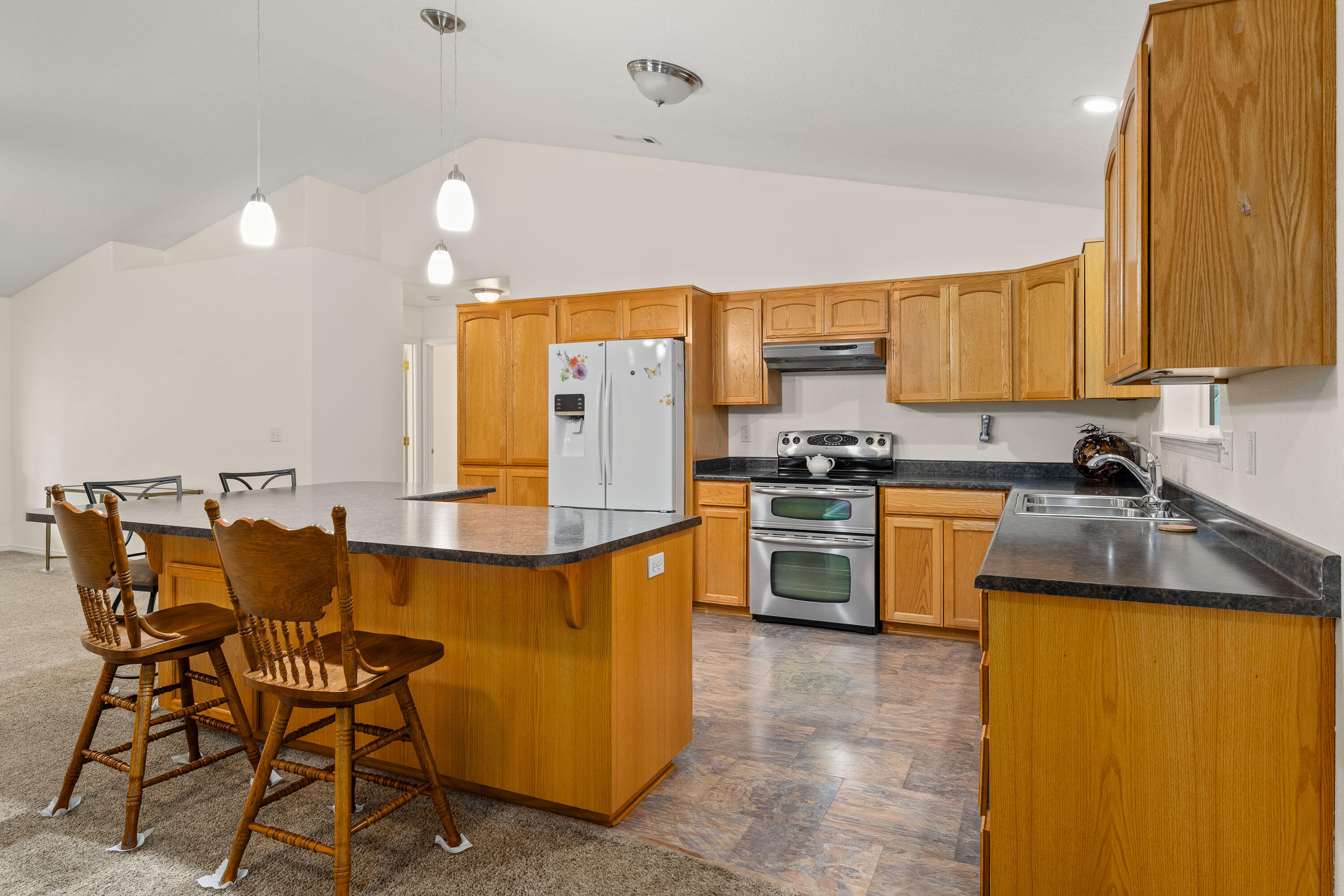 335 Cornett Lane Cave Junction, OR 97523 - Photo 13 of 55 Kitchen