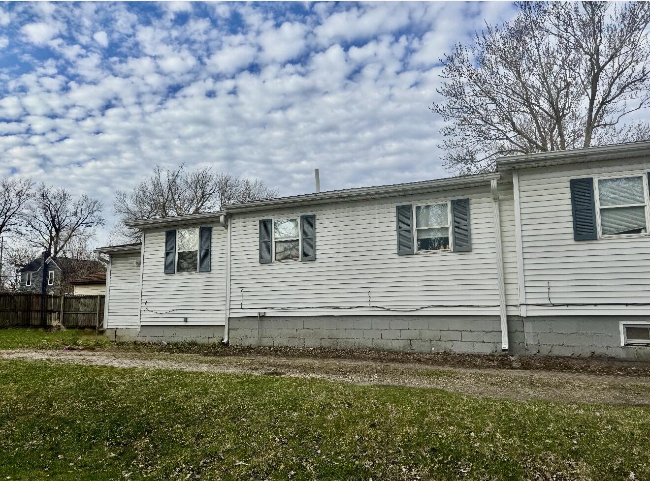 720 Ray Street Kalamazoo, MI 49048 - Photo 4 of 20 IMG_3272