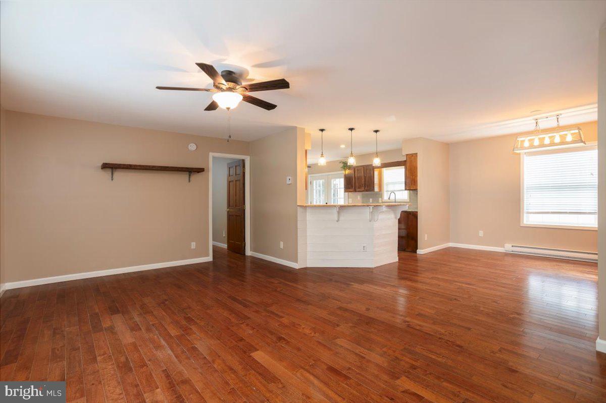 6117 Delaware Line Road Rhodesdale, MD 21659 - Photo 4 of 23 Living Room
