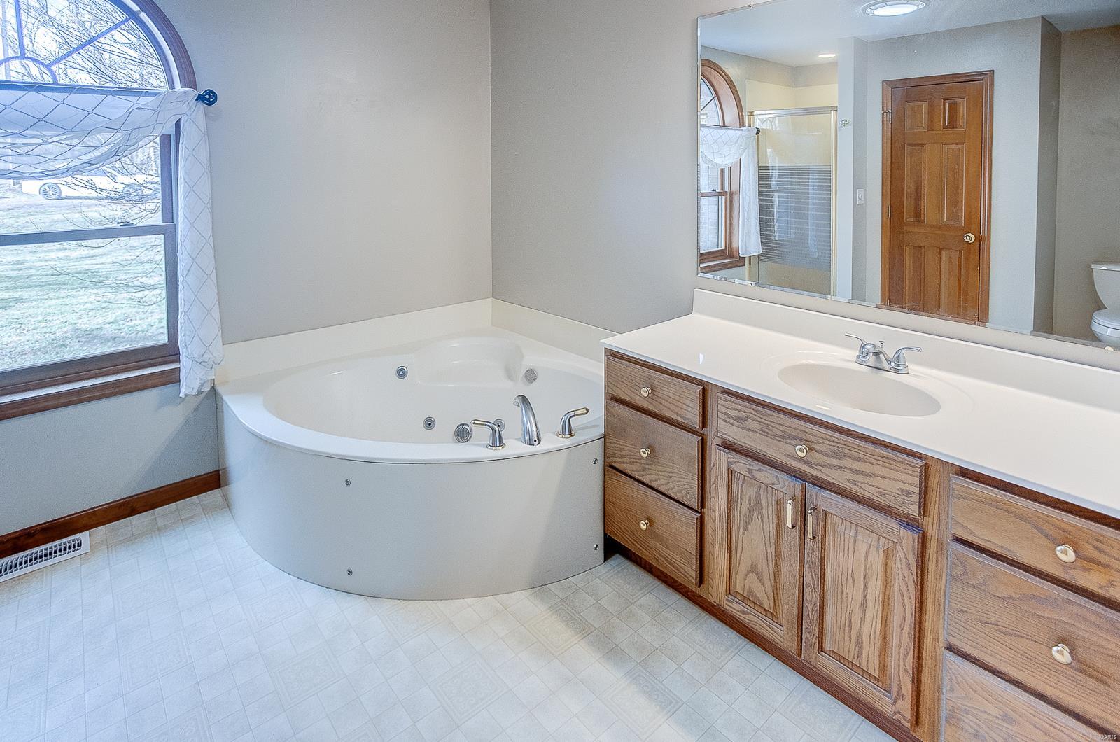 3226 Terpening Road Alton, IL 62002 - Photo 21 of 51