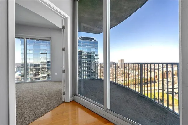 $2,995 | 400 West Peachtree Street Northwest, Unit 2504, Atlanta, GA 30308