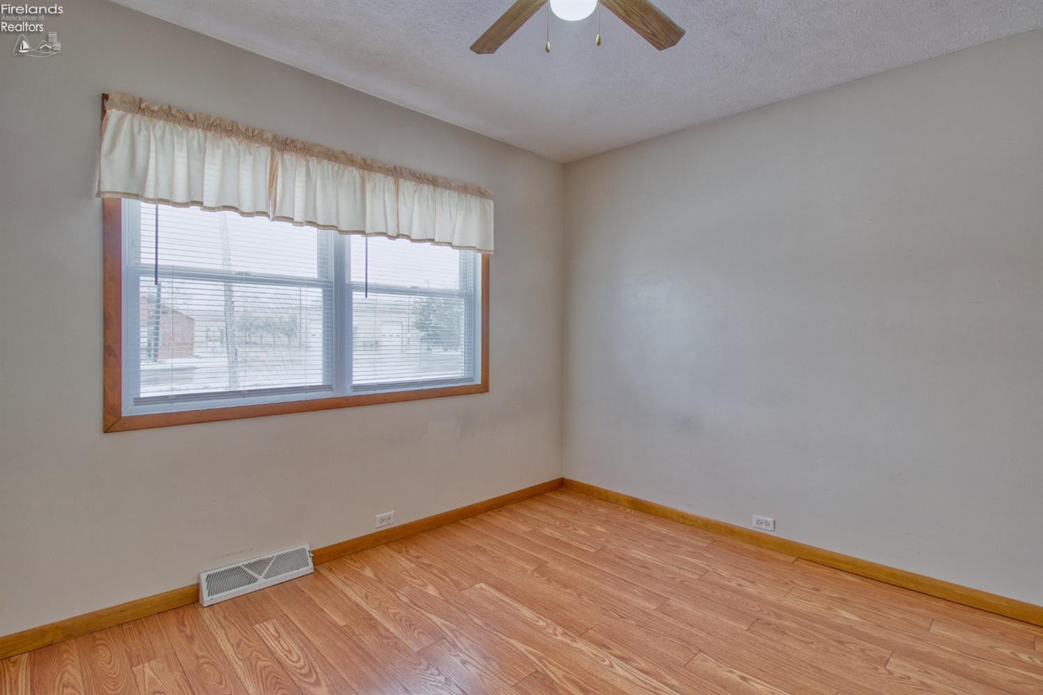 316 East Strub Road Sandusky, OH 44870 - Photo 12 of 19 Gallery Image 12