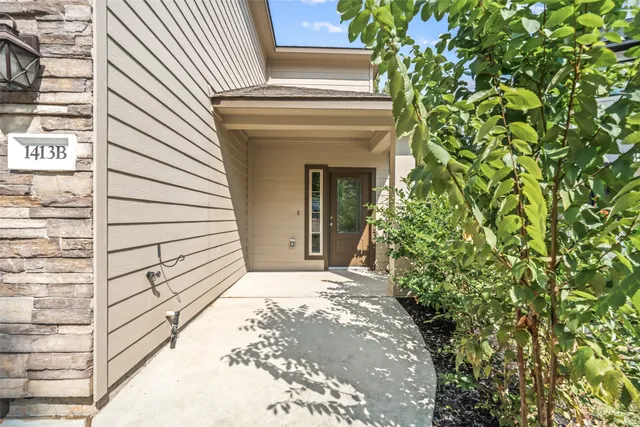 $1,580 | 1413 East April Villa, Unit B, Montgomery, TX 77356