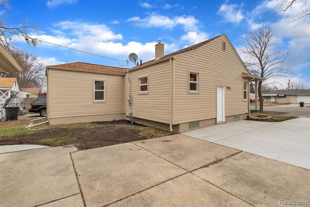 7586 Pelham Road Taylor, MI 48180 - Photo 41 of 46