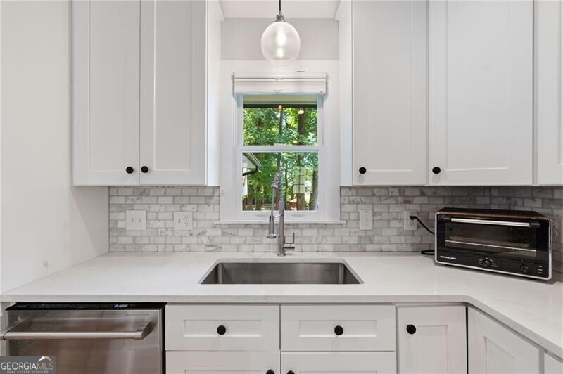 2708 Frontier Trail Atlanta, GA 30341 - Photo 14 of 51