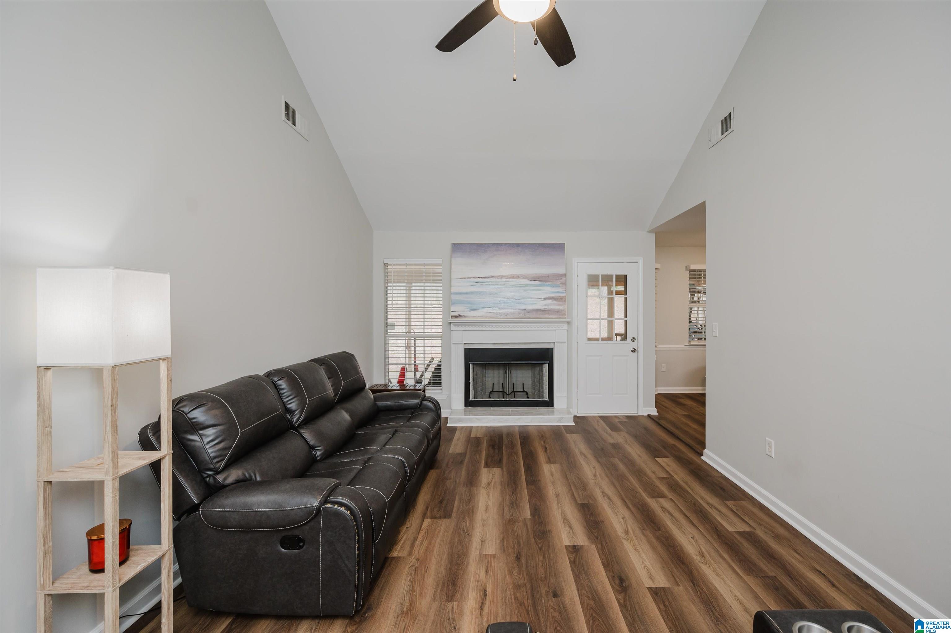 126 Cambridge Pointe Circle Alabaster, AL 35007 - Photo 2 of 15