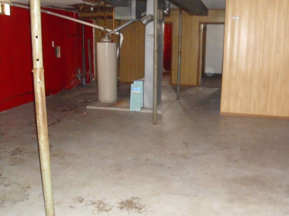 203 Hilltop Road Columbus Junction, IA 52738 - Photo 12 of 13 Gallery Image 12