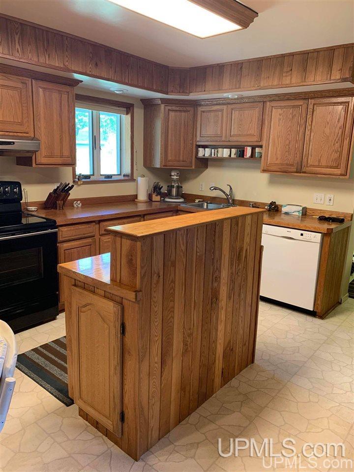 9140 .25 Road Garden, MI 49835 - Photo 31 of 46