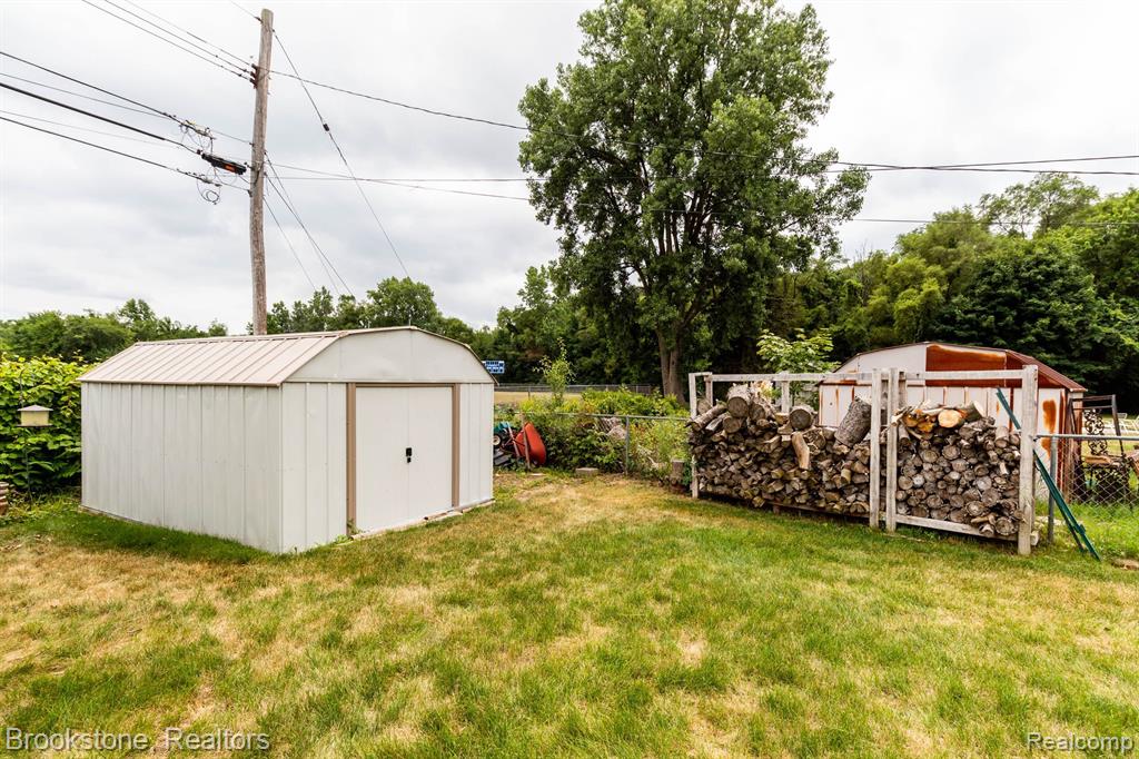 3263 Avon Manor Road Rochester Hills, MI 48307 - Photo 26 of 33