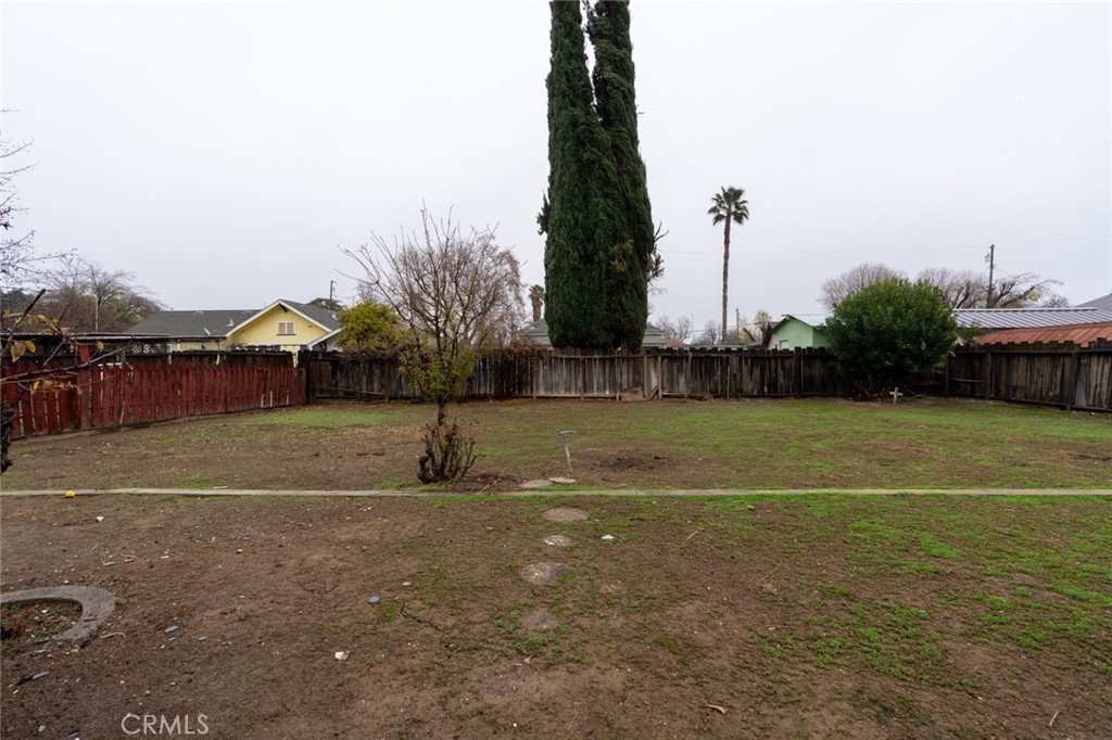 358 Sycamore Avenue Gustine, CA 95322 - Photo 29 of 37 a view of a tennis court