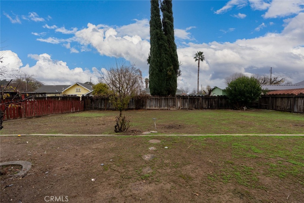 358 Sycamore Avenue Gustine, CA 95322 - Photo 31 of 37 a view of a tennis court