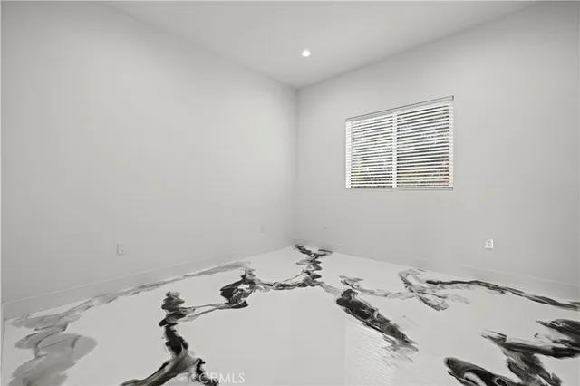 $6,500 | 15209 Cohasset Street, Van Nuys, CA 91405