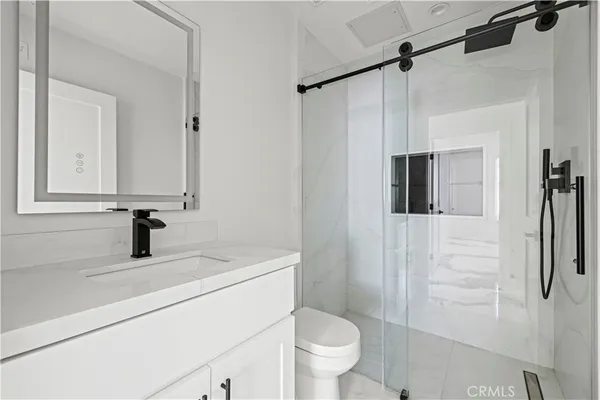 $5,500 | 15209 Cohasset Street, Van Nuys, CA 91405