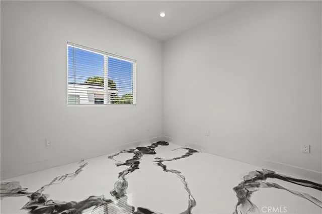 $6,500 | 15209 Cohasset Street, Van Nuys, CA 91405