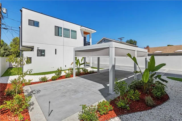 $6,500 | 15209 Cohasset Street, Van Nuys, CA 91405