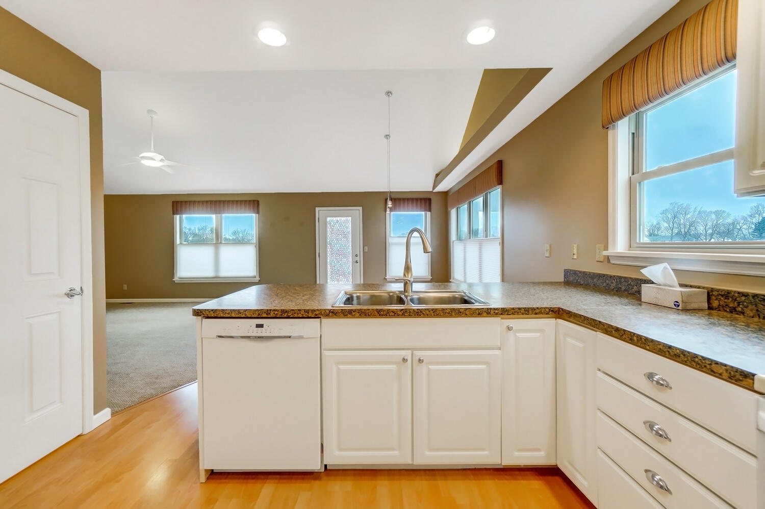 278 Hampton Trail Springfield, OH 45502 - Photo 7 of 53 Gallery Image 7