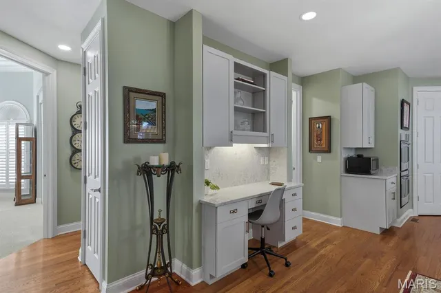 $795,000 | 724 Clayton Corners Drive, Ballwin, MO 63011