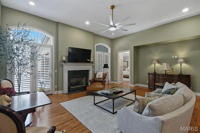 $795,000 | 724 Clayton Corners Drive, Ballwin, MO 63011