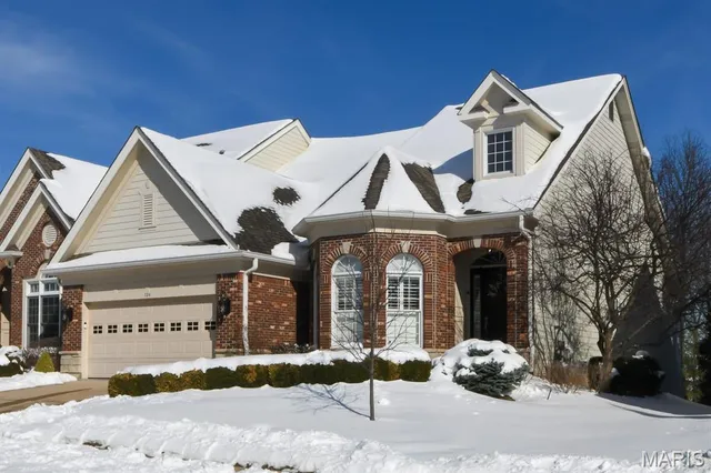 $795,000 | 724 Clayton Corners Drive, Ballwin, MO 63011