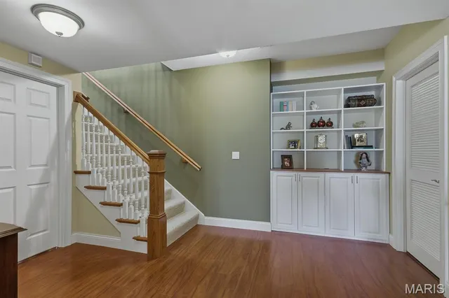 $795,000 | 724 Clayton Corners Drive, Ballwin, MO 63011