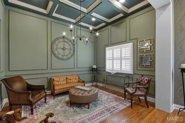 $795,000 | 724 Clayton Corners Drive, Ballwin, MO 63011