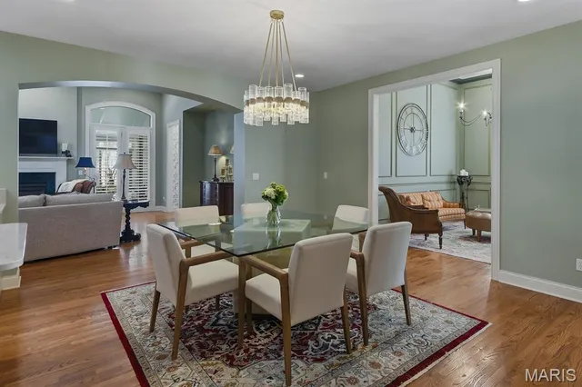 $795,000 | 724 Clayton Corners Drive, Ballwin, MO 63011