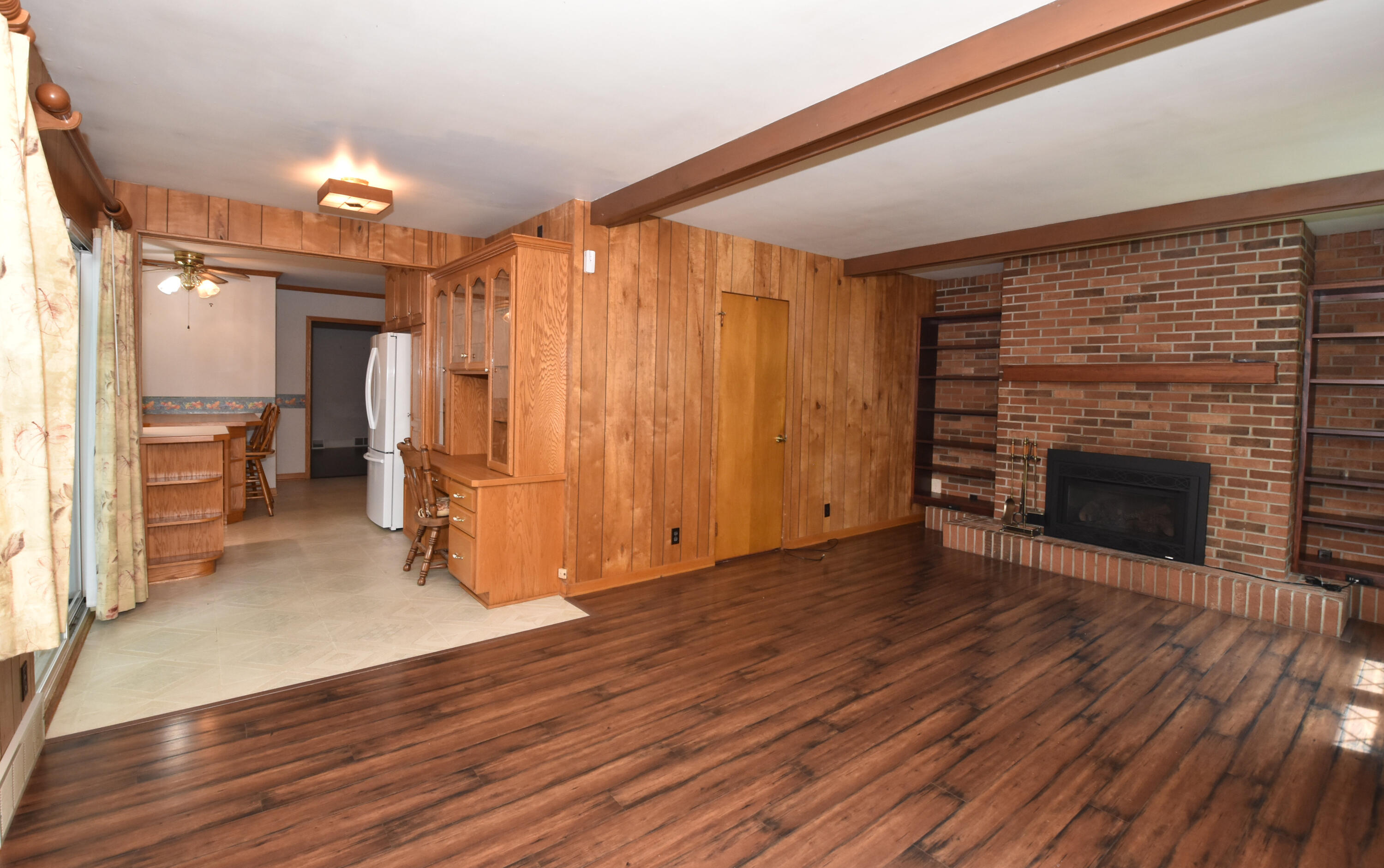 2205 Dwight Street Racine, WI 53403 - Photo 15 of 46 Family Room