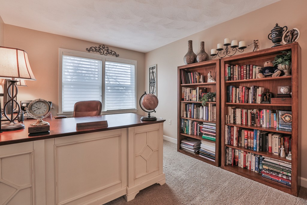 99 Hawthorne Village Road, Unit 99 Nashua, NH 03062 - Photo 15 of 20 Gallery Image 15