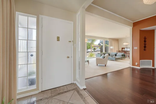 $810,000 | 657 Washington Street, Vallejo, CA 94590