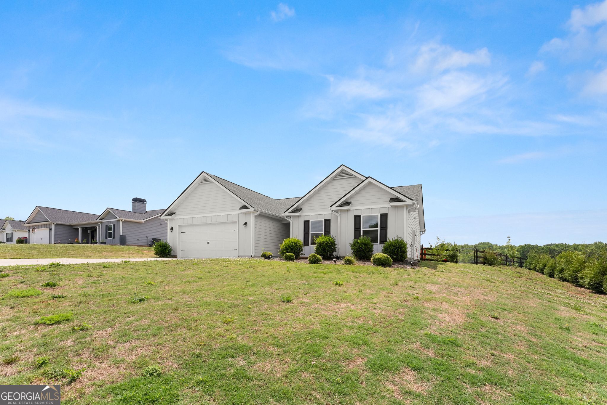 810 Anderson Thomas Road Martin, GA 30557 - Photo 3 of 40 a front view of a house with a yard