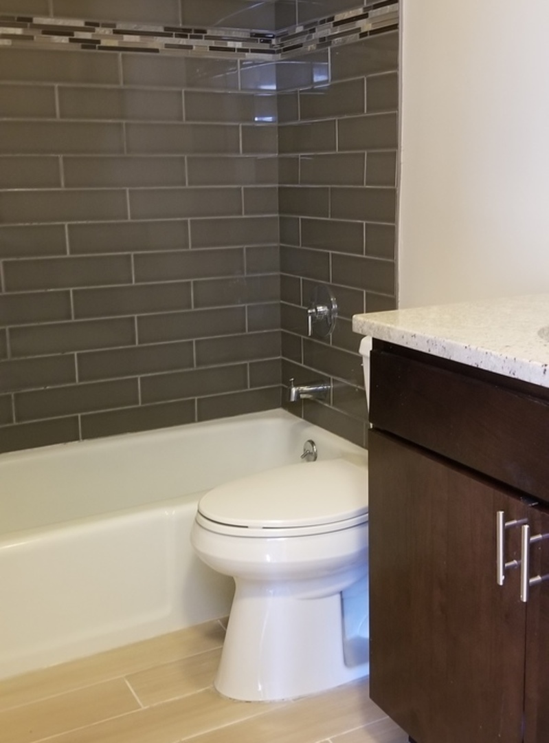 5445 North Sheridan Road, Unit 2707 Chicago, IL 60640 - Photo 13 of 15