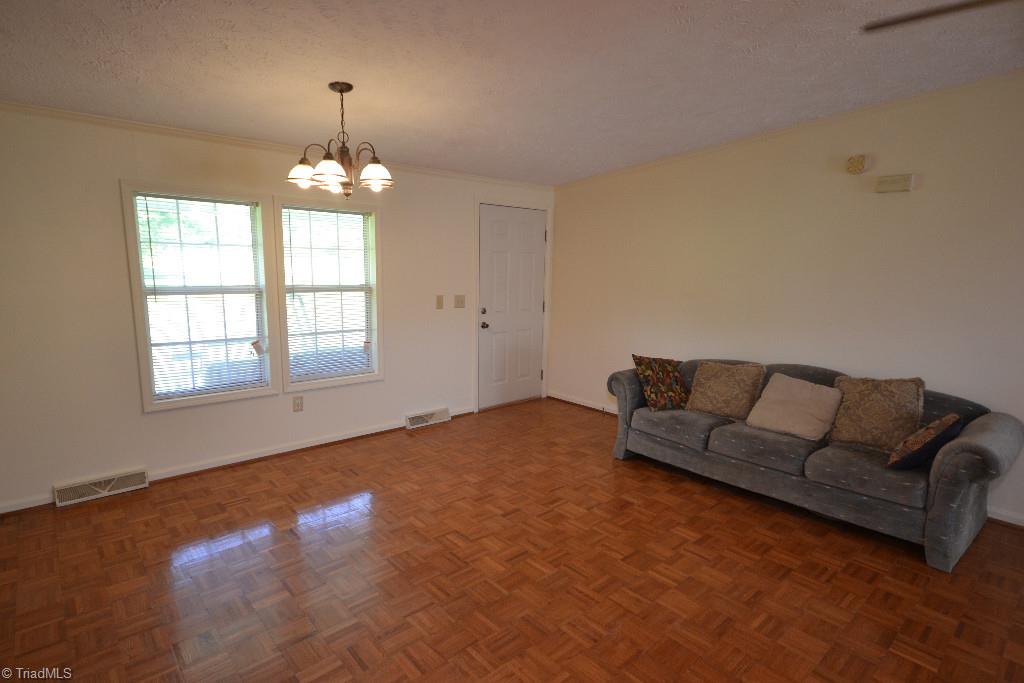 344 Deerfield Country Road Randleman, NC 27317 - Photo 13 of 30 Living room