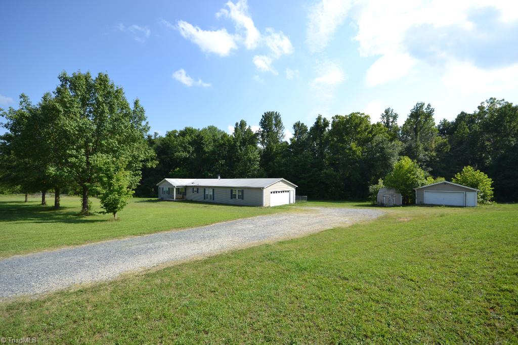 344 Deerfield Country Road Randleman, NC 27317 - Photo 3 of 30 Gallery Image 3