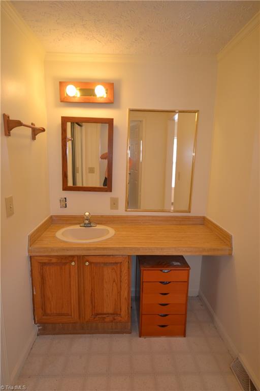 344 Deerfield Country Road Randleman, NC 27317 - Photo 21 of 30 Master bathroom